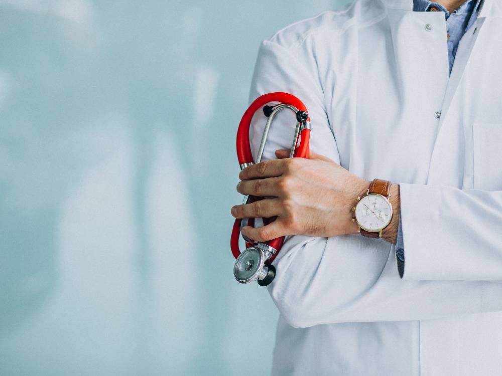 Doctor consulting patient at Nutrition Guide Health